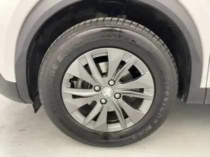 Photo 48 Peugeot 2008  PureTech 100 S&S BVM6