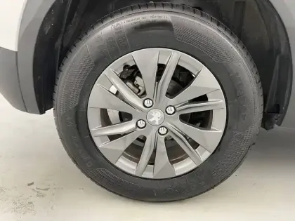 Photo 50 Peugeot 2008  PureTech 100 S&S BVM6