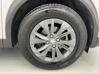 Photo 49 Peugeot 2008  PureTech 100 S&S BVM6