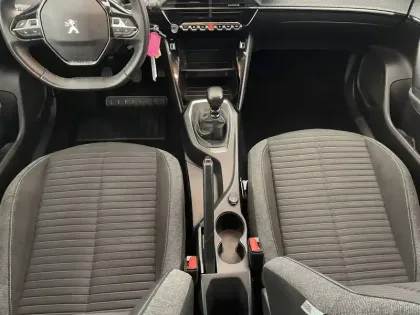 Photo 24 Peugeot 2008  PureTech 100 S&S BVM6