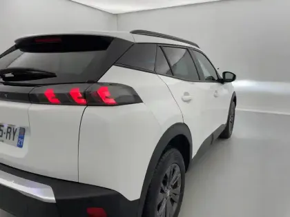 Photo 94 Peugeot 2008  PureTech 100 S&S BVM6