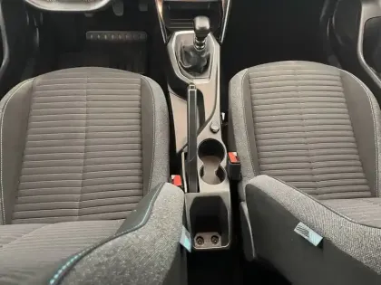 Photo 56 Peugeot 2008  PureTech 100 S&S BVM6