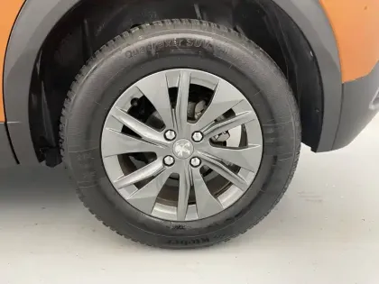 Photo 47 Peugeot 2008  PureTech 100 S&S BVM6