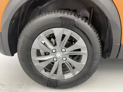 Photo 50 Peugeot 2008  PureTech 100 S&S BVM6