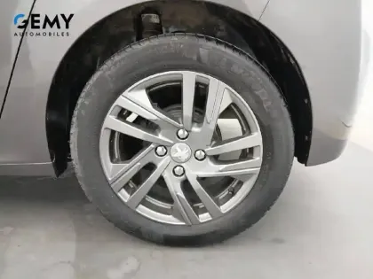 Photo 26 Peugeot 208  PureTech 75 S&S BVM5