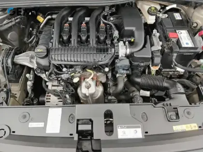 Photo 27 Peugeot 208  PureTech 75 S&S BVM5