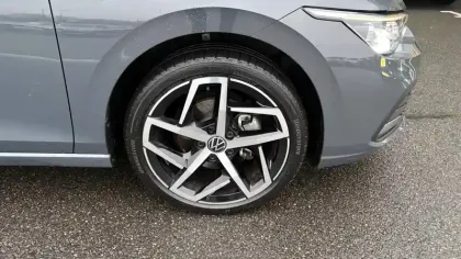 Photo 34 Volkswagen Golf  1.5 eTSI OPF 150 DSG7