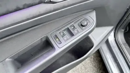 Photo 13 Volkswagen Golf  1.5 eTSI OPF 150 DSG7