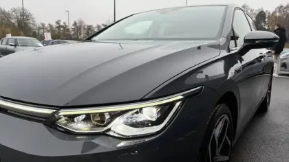 Photo 30 Volkswagen Golf  1.5 eTSI OPF 150 DSG7