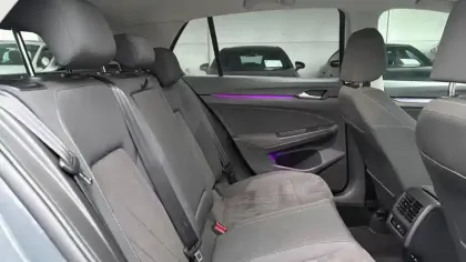 Photo 9 Volkswagen Golf  1.5 eTSI OPF 150 DSG7