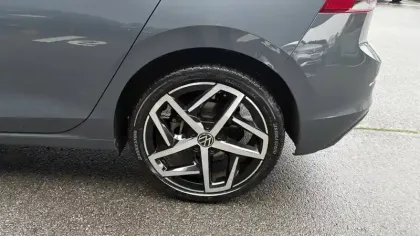 Photo 35 Volkswagen Golf  1.5 eTSI OPF 150 DSG7