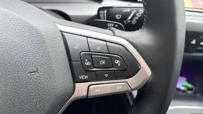 Photo 18 Volkswagen Golf  1.5 eTSI OPF 150 DSG7