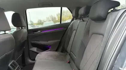 Photo 6 Volkswagen Golf  1.5 eTSI OPF 150 DSG7