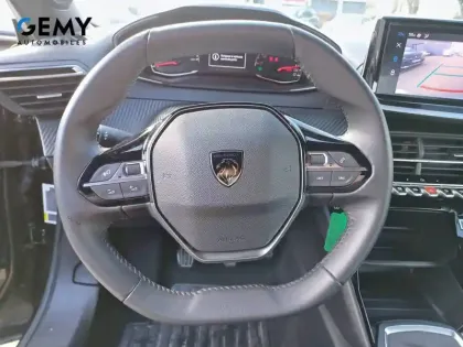 Photo 12 Peugeot 2008  PureTech 100 S&S BVM6