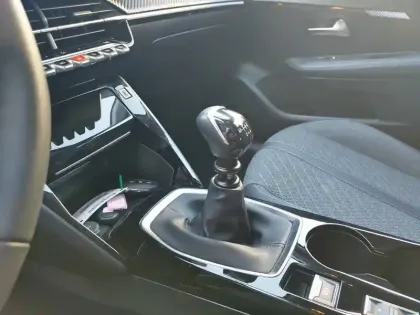 Photo 13 Peugeot 208  PureTech 100 S&S BVM6