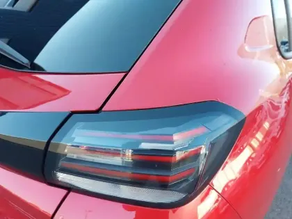 Photo 16 Peugeot 208  PureTech 100 S&S BVM6