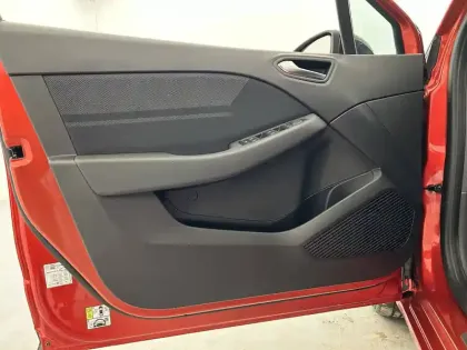 Photo 10 Renault Clio  E-Tech full hybrid 145