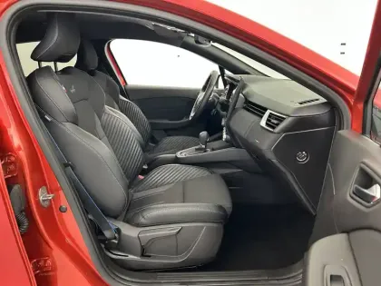 Photo 13 Renault Clio  E-Tech full hybrid 145