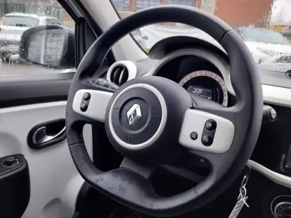 Photo 14 Renault Twingo  III E-Tech