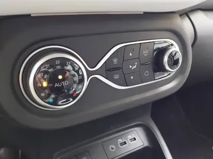 Photo 18 Renault Twingo  III E-Tech