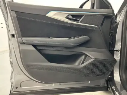 Photo 21 Renault Austral  E-Tech full hybrid 200 GSR2