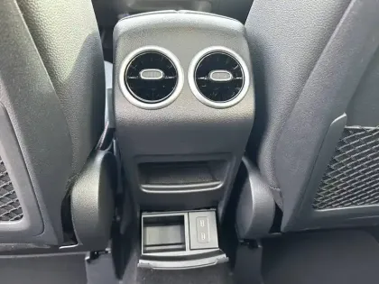 Photo 11 Mercedes GLA  200 d 8G-DCT