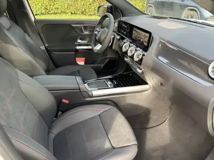 Photo 2 Mercedes GLA  200 d 8G-DCT