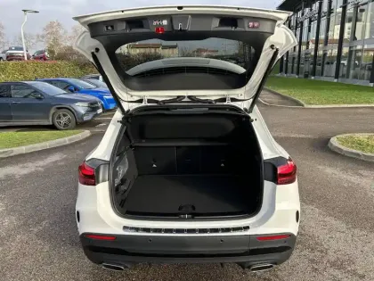 Photo 12 Mercedes GLA  200 d 8G-DCT