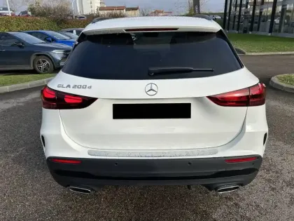 Photo 14 Mercedes GLA  200 d 8G-DCT