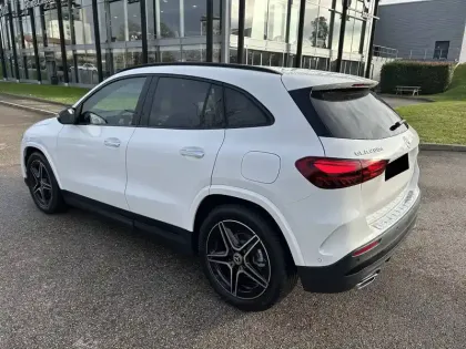 Photo 1 Mercedes GLA  200 d 8G-DCT