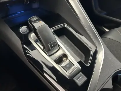 Photo 21 Peugeot 3008  BlueHDi 130ch S&S EAT8