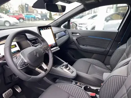 Photo 8 Renault Captur  E-Tech full hybrid 160 ch