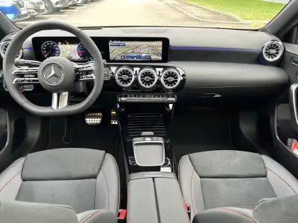 Photo 41 Mercedes Classe A  180 d 8G-DCT