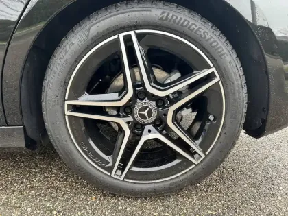 Photo 40 Mercedes Classe A  180 d 8G-DCT