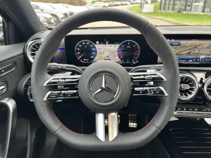 Photo 6 Mercedes Classe A  180 d 8G-DCT