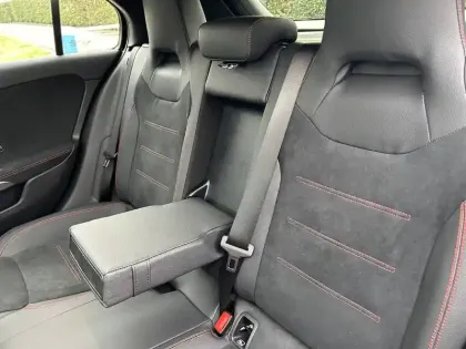 Photo 31 Mercedes Classe A  180 d 8G-DCT