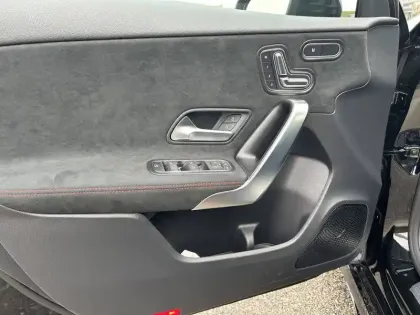 Photo 46 Mercedes Classe A  180 d 8G-DCT