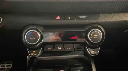 Photo 18 Kia Stonic  1.0 T-GDi 120 ch MHEV DCT7