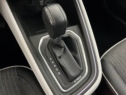 Photo 21 Renault Clio  E-Tech 140 - 21N