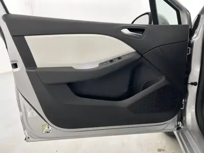 Photo 19 Renault Clio  E-Tech 140 - 21N