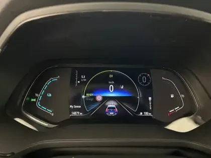 Photo 16 Renault Captur  E-Tech full hybrid 145