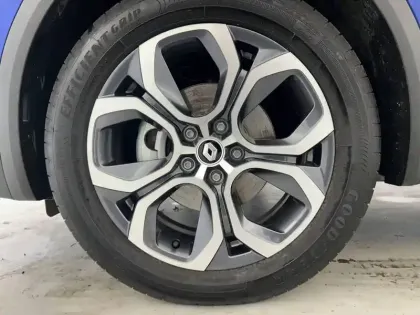 Photo 18 Renault Captur  E-Tech full hybrid 145