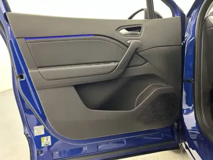 Photo 10 Renault Captur  E-Tech full hybrid 145