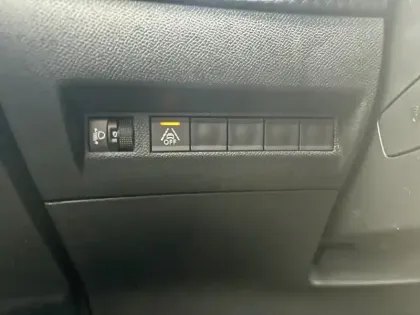 Photo 24 Peugeot 2008  PureTech 130 S&S BVM6 Allure