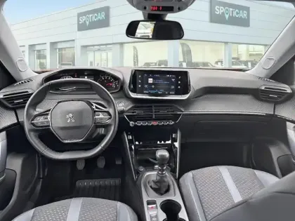 Photo 9 Peugeot 2008  PureTech 130 S&S BVM6 Allure