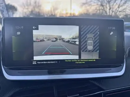 Photo 25 Peugeot 2008  PureTech 130 S&S BVM6 GT