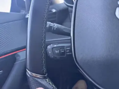 Photo 17 Peugeot 2008  PureTech 130 S&S BVM6 GT