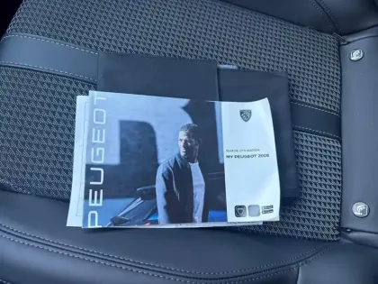 Photo 15 Peugeot 2008  PureTech 130 S&S BVM6 GT