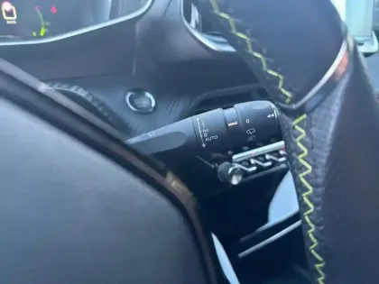 Photo 16 Peugeot 2008  PureTech 130 S&S BVM6 GT