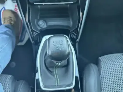 Photo 23 Peugeot 2008  PureTech 130 S&S BVM6 GT